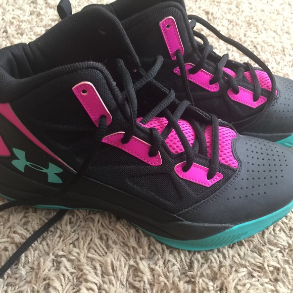Under Armour Other - 👟💜Under Armour basketball shoes💜👟